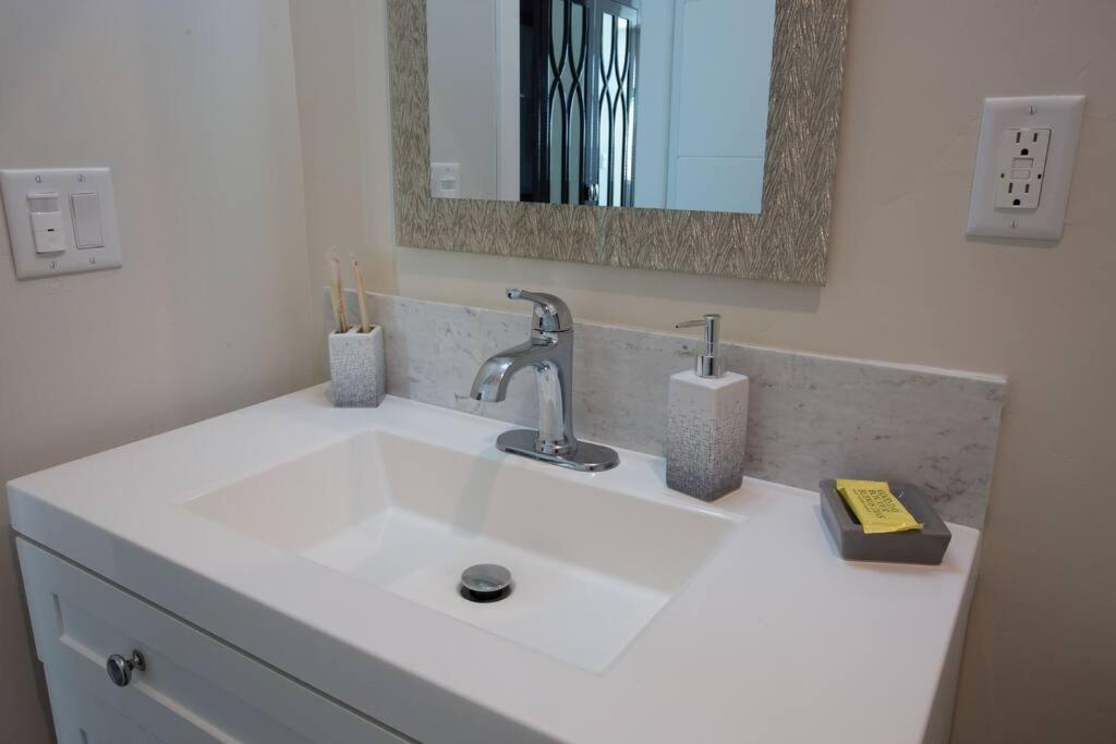 Luxurious Design One Bedroom Apt Near Balboa Park ซานดิเอโก ภายนอก รูปภาพ